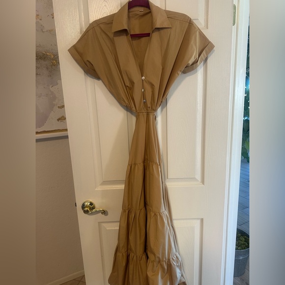 Source Unknown Dresses & Skirts - Open Back Khaki Dress